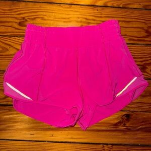 Lululemon Athletica Sonic Pink Hotty Hots 2.5”